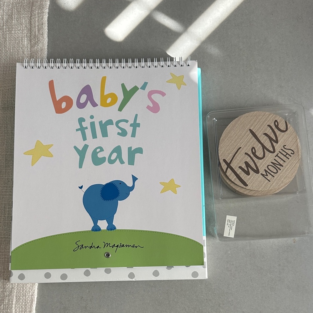 Baby's First Year Calendar + Monthly Photo prop